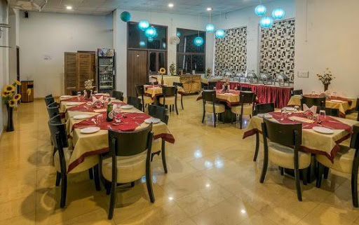Jalsa Resturant, 3 Bompai Rd, Fagge, Kano, Nigeria, Park, state Kano