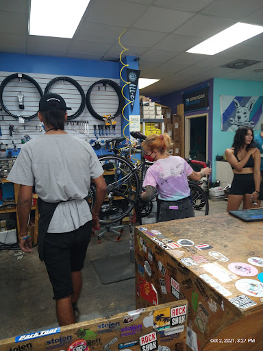 Bicycle Store «City Bike Tampa», reviews and photos, 208 E Cass St, Tampa, FL 33602, USA
