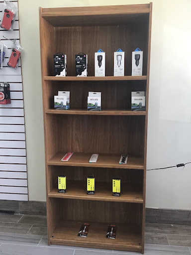 Phone Repair Service «A1 Wireless Cell Phone Repair Center», reviews and photos, 3603 Marvin D Love Fwy #400, Dallas, TX 75224, USA