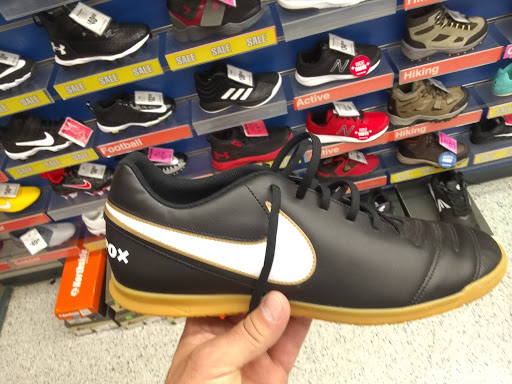 Sporting Goods Store «Big 5 Sporting Goods - Grants Pass», reviews and photos, 310 NE Agness Ave, Grants Pass, OR 97526, USA