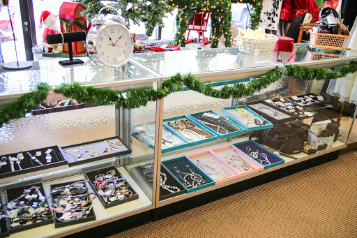 Thrift Store «Hospice Gift & Thrift of Grass Valley», reviews and photos, 762 Freeman Ln, Grass Valley, CA 95949, USA