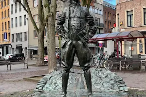 Peter De Grote Monument image