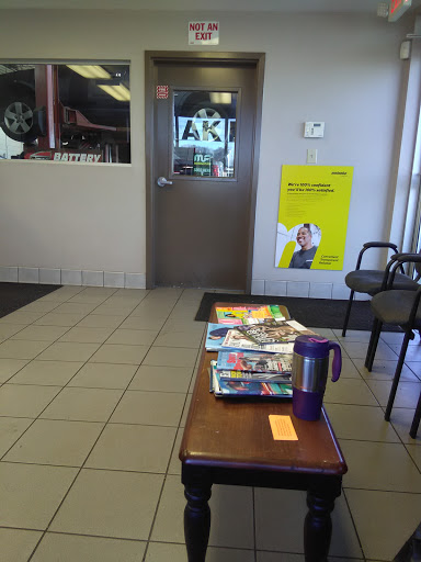 Auto Repair Shop «Meineke Car Care Center», reviews and photos, 5326 Dixie Hwy, Louisville, KY 40216, USA