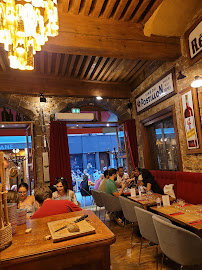 Atmosphère du Restaurant La Mère Maquerelle Bouchon Lyonnais - n°16