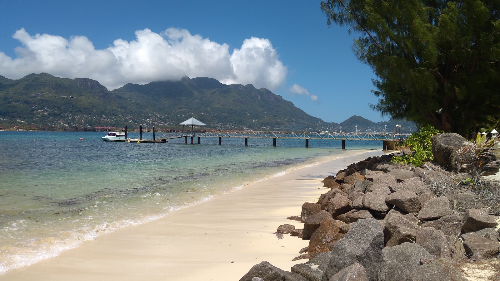 Photo de Cerf Beach zone des équipements