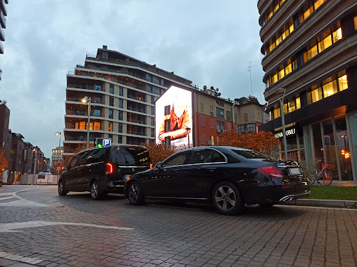 Noleggio auto con autista Milano