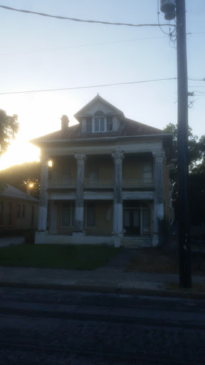 Liquor Store «Pig Liquors», reviews and photos, 519 S Presa St, San Antonio, TX 78205, USA