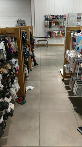 Shoe Store «DSW Designer Shoe Warehouse», reviews and photos, 7896 Dublin Blvd, Dublin, CA 94568, USA