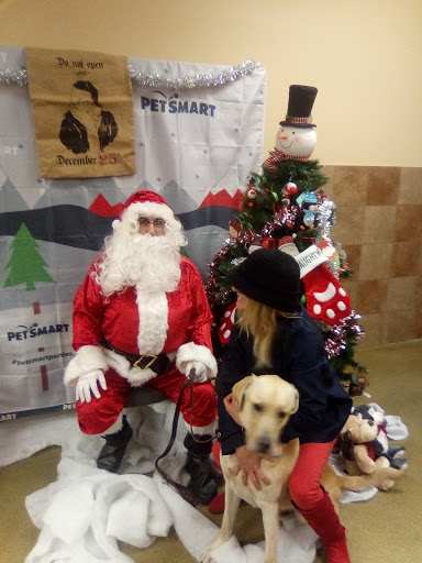 Pet Supply Store «PetSmart», reviews and photos, 2141 N Rose Ave, Oxnard, CA 93036, USA