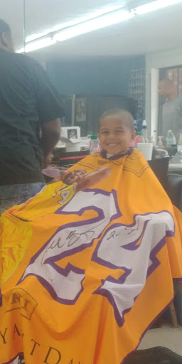 Barber Shop «First Class Barber Shop», reviews and photos, 610 W Trinity Ln, Nashville, TN 37207, USA