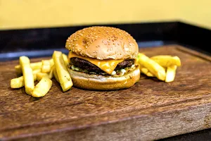 Brasa Burger Cheeseria image