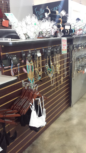Used Clothing Store «Uptown Cheapskate», reviews and photos, 11255 Huebner Rd #205, San Antonio, TX 78230, USA