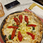 Photo n°4 de l'avis de Danilo.m fait le 19/05/2023 à 21:41 sur le  Pizzeria Carmnella dal 1892 à Naples