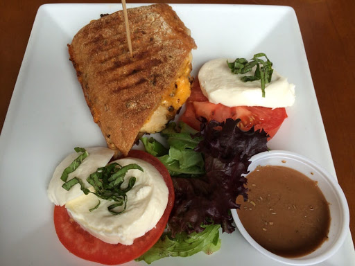 American Restaurant «Governors Cafe», reviews and photos, 144 Kings Hwy SW #1, Dover, DE 19901, USA