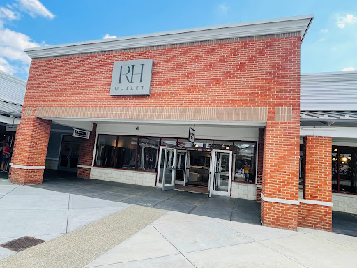 Restoration Hardware Outlet, 241 Fort Evans Rd NE #841, Leesburg, VA 20176, USA, 