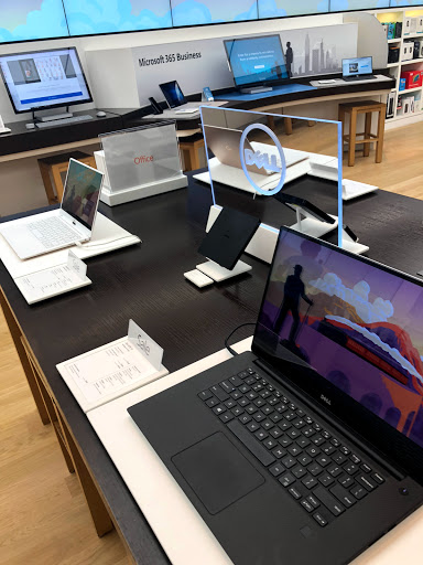 Computer Store «Microsoft Store - Aventura Mall», reviews and photos, 19575 Biscayne Blvd #1565, Aventura, FL 33180, USA