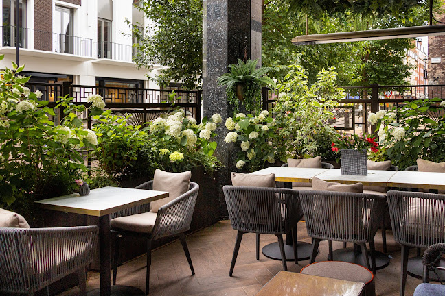 The Churchill Bar and Terrace - London