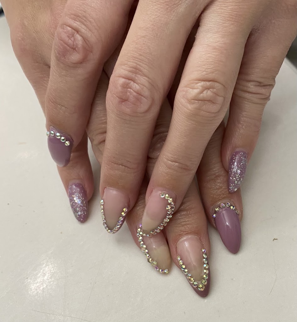 T & A Nails 38053