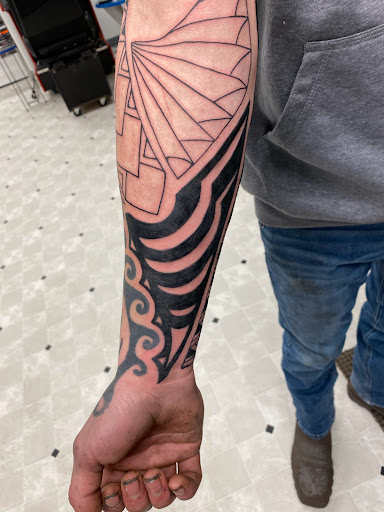 Explore queen tattoo ideas, creative tattoo ideas in Orland, available at K1LL3R ARTW0RK