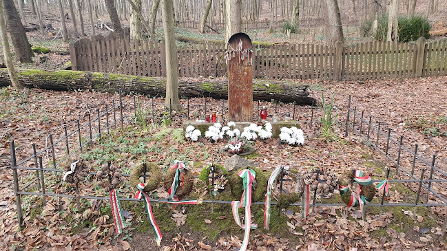 Körtvélyesi erdei temető - Tatabánya
