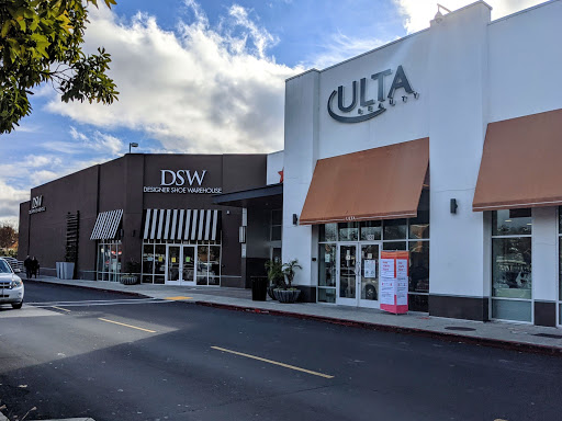Shoe Store «DSW Designer Shoe Warehouse», reviews and photos, 15555 E 14th St #100, San Leandro, CA 94578, USA