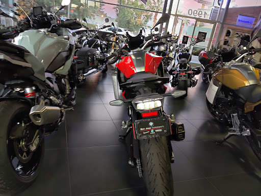 BMW Motorcycle Dealer «San Jose BMW Motorcycles», reviews and photos, 1990 W San Carlos St, San Jose, CA 95128, USA
