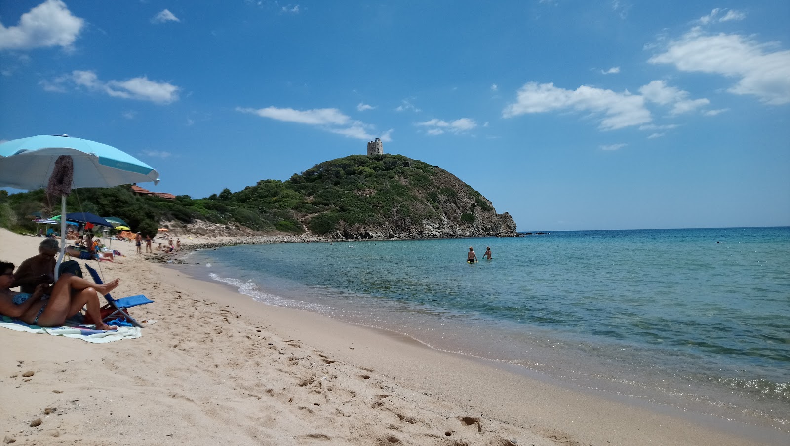 Fotografija Spiaggia di Su Portu in naselje