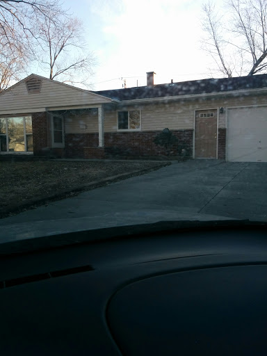 Shopping Mall «Meadowdale Shopping Center», reviews and photos, 100 W Mall Dr, Carpentersville, IL 60110, USA