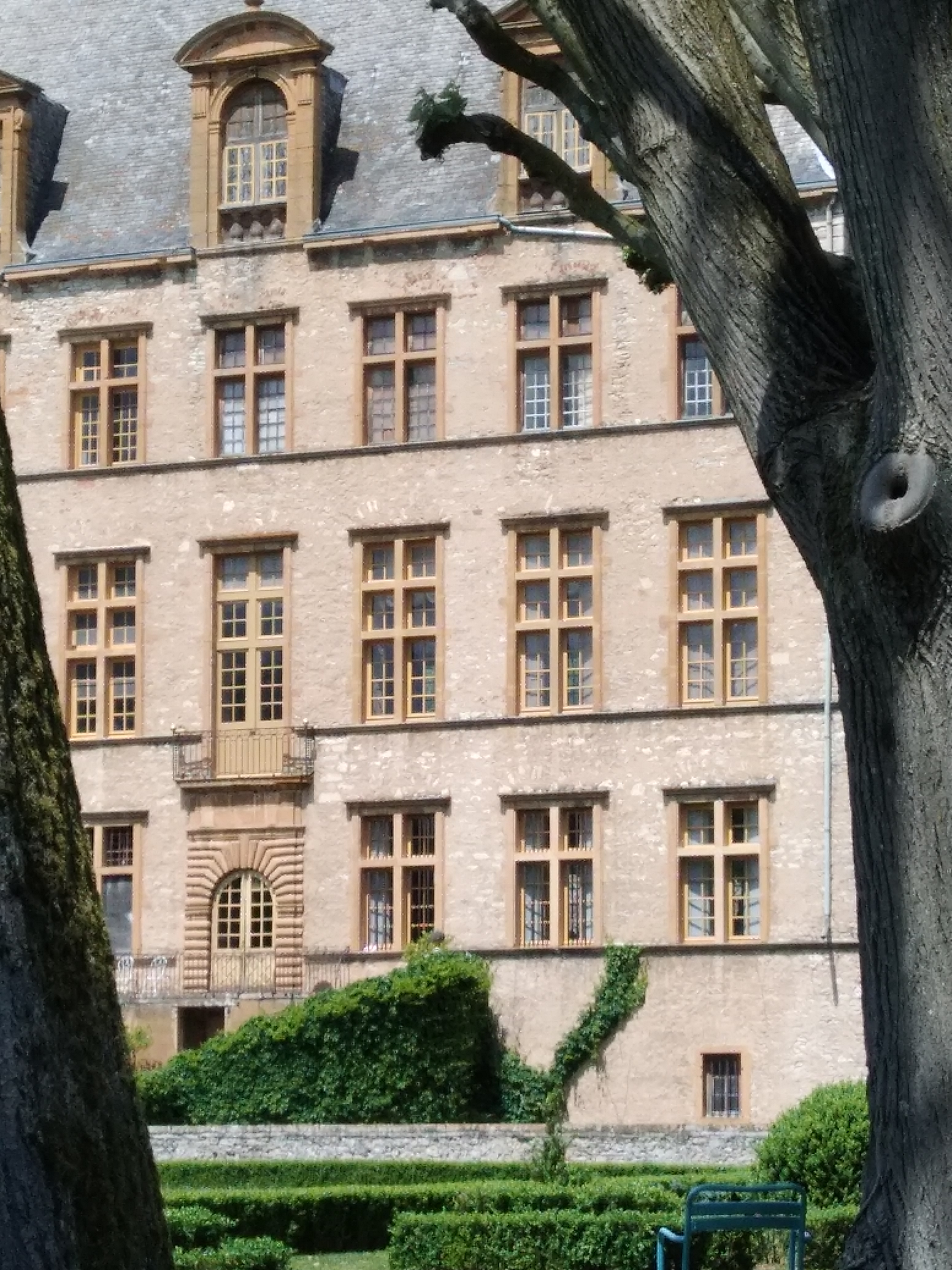 Photo n° 11 de l'avis de Rafaël. fait le 08/05/2018 à 11:48