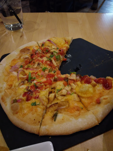 Bar & Grill «Envision Cinemas Bar & Grille», reviews and photos, 4780 Cornell Rd, Blue Ash, OH 45241, USA