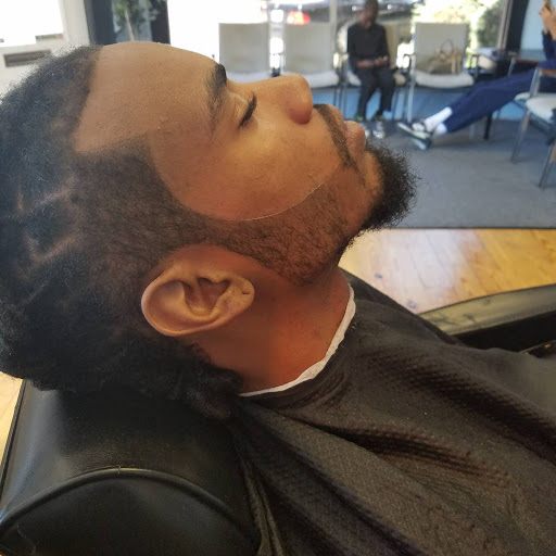 Barber Shop «Praise N Fades Barbershop», reviews and photos, 1119 E Kentucky St, Louisville, KY 40204, USA