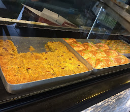 Öz-Tat Cafe Baklava Bäckerei photo