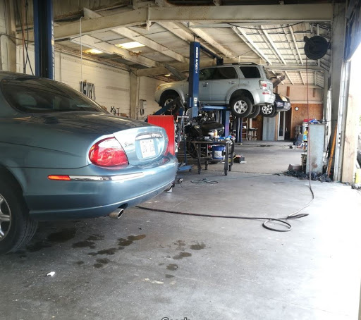 Auto Body Shop «D & M Auto Repair», reviews and photos, 1822 Bienville Blvd, Ocean Springs, MS 39564, USA