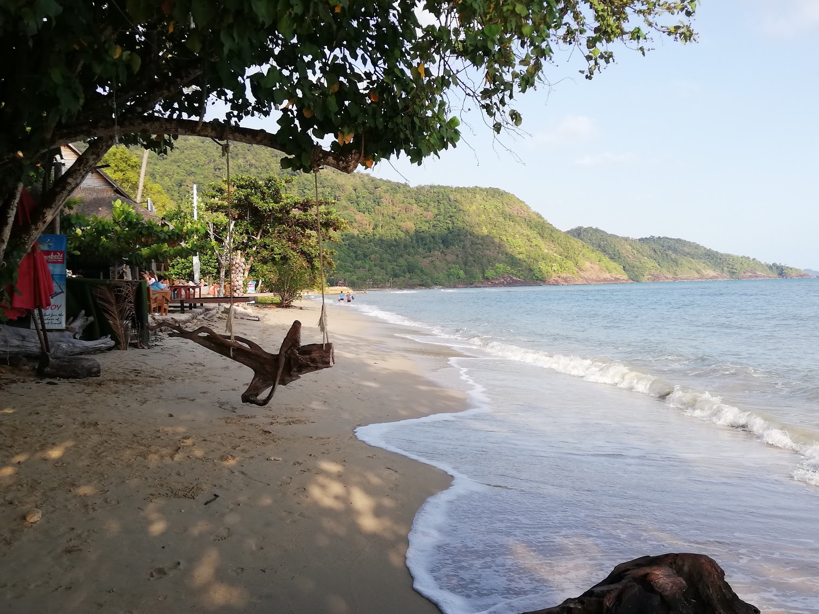 Valokuva Koh Chang Tai Beachista. puhtaustasolla korkea