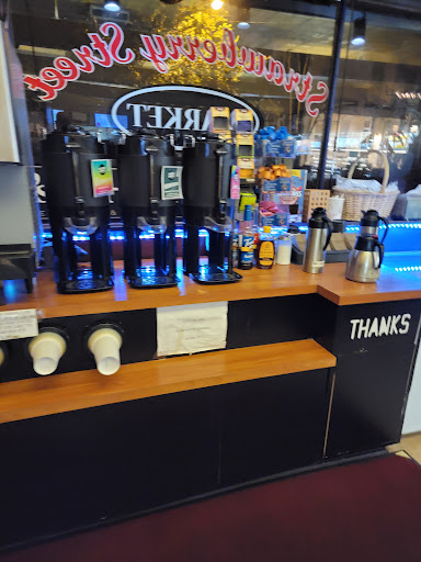 Grocery Store «Strawberry Street Market», reviews and photos, 415 Strawberry St, Richmond, VA 23220, USA