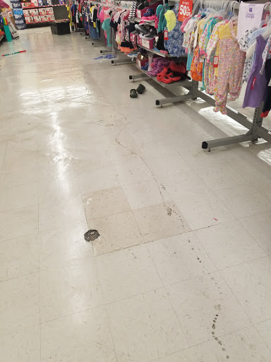 Dollar Store «FAMILY DOLLAR», reviews and photos, 930 N 27th St, Milwaukee, WI 53208, USA