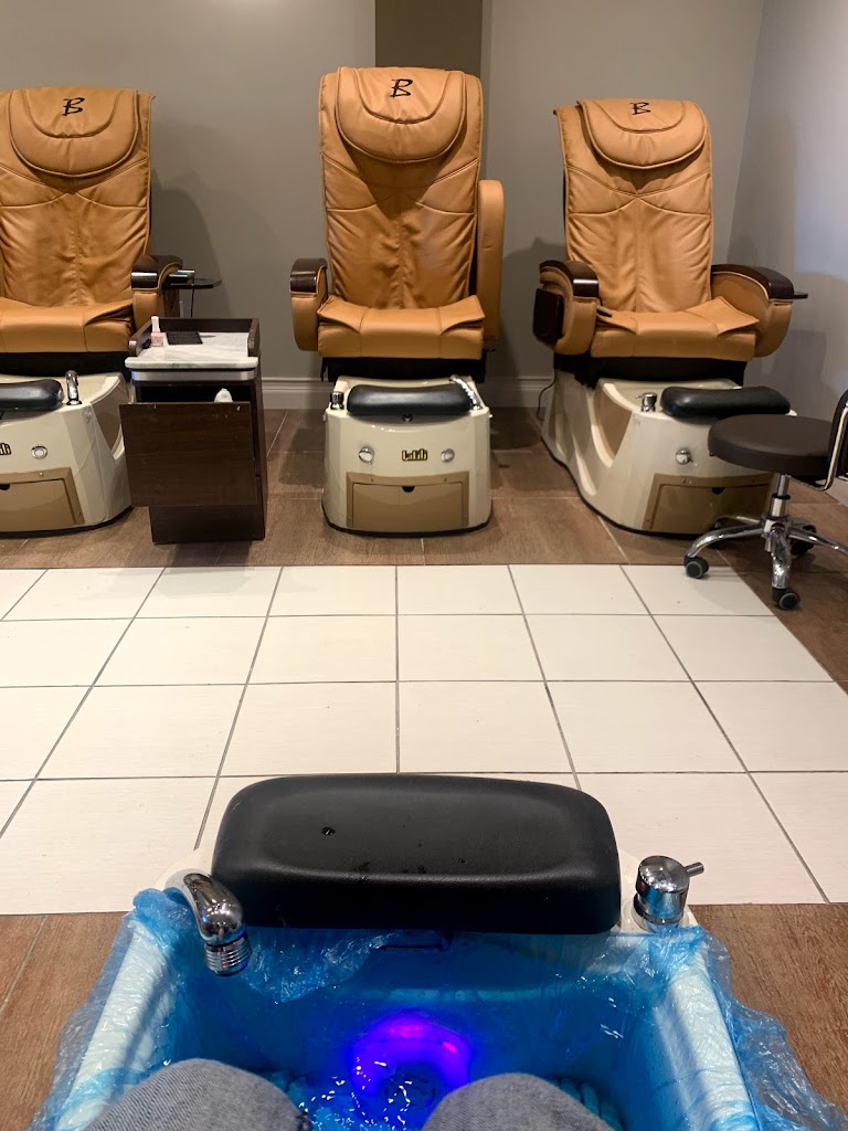 Broadmoor Nails & Spa Lyndhurst, OH 44124 Services and Reviews