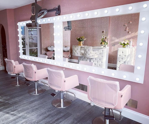Reviews of The Parlour (Now trading as Halo Hair & Beauty) in Brighton - Beauty salon