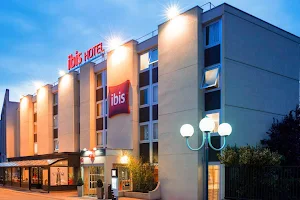 ibis Paris Gennevilliers image