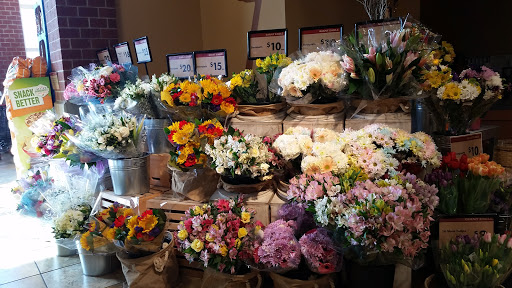 Supermarket «Giant Eagle Supermarket», reviews and photos, 2775 W Market St, Fairlawn, OH 44333, USA