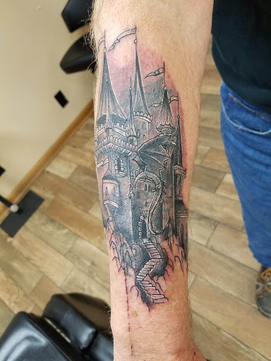 Tattoo Shop «Vanity Tattoo», reviews and photos, 28 S Western Ave, Carpentersville, IL 60110, USA