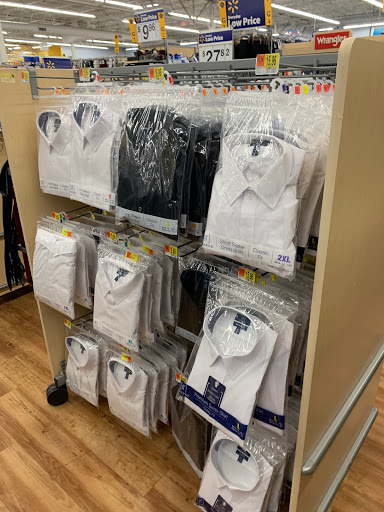 Department Store «Walmart Supercenter», reviews and photos, 1618 W McClain Ave, Scottsburg, IN 47170, USA