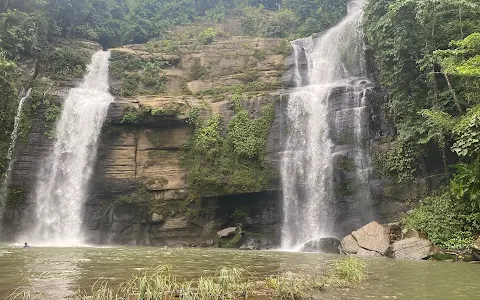 Tlabong Waterfalls image