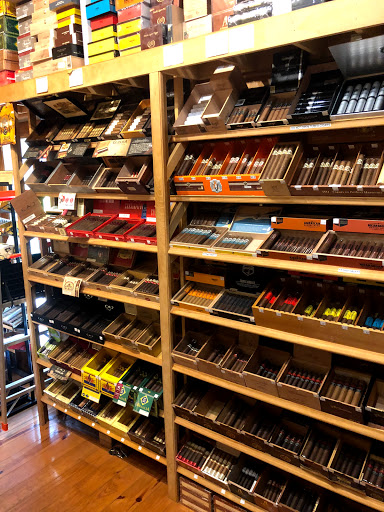Tobacco Shop «Leesburg Cigar & Pipe», reviews and photos, 205 Harrison St SE, Leesburg, VA 20175, USA