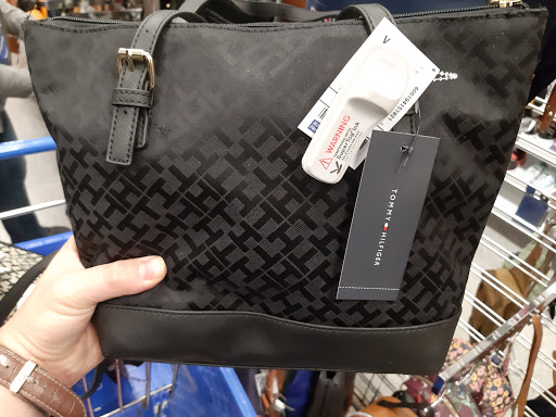 Clothing Store «Ross Dress for Less», reviews and photos, 12680 W Sunrise Blvd, Sunrise, FL 33323, USA