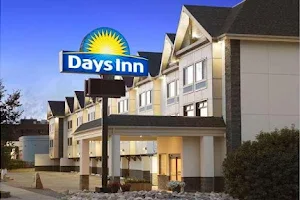Days Inn by Wyndham Calgary Northwest image