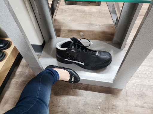 Thrift Store «Hillcrest Thrift Shop», reviews and photos