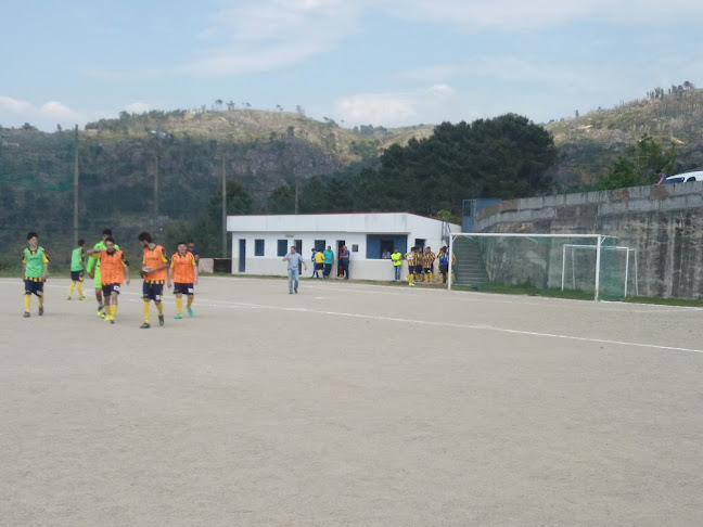 Campo de Futebol de Paredes de Viadores - Campo de futebol