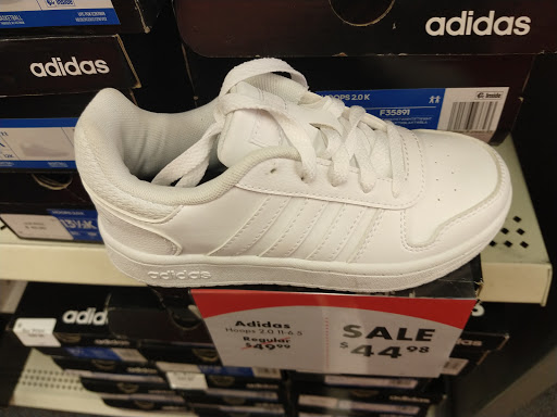 Shoe Store «Shoe Carnival», reviews and photos, 7111 W Alameda Ave, Lakewood, CO 80226, USA