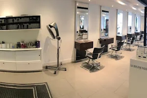 Wardika Hairdressing image